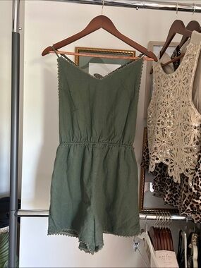 Love tree L olive Green linen spaghetti strap shorts outfit Romper